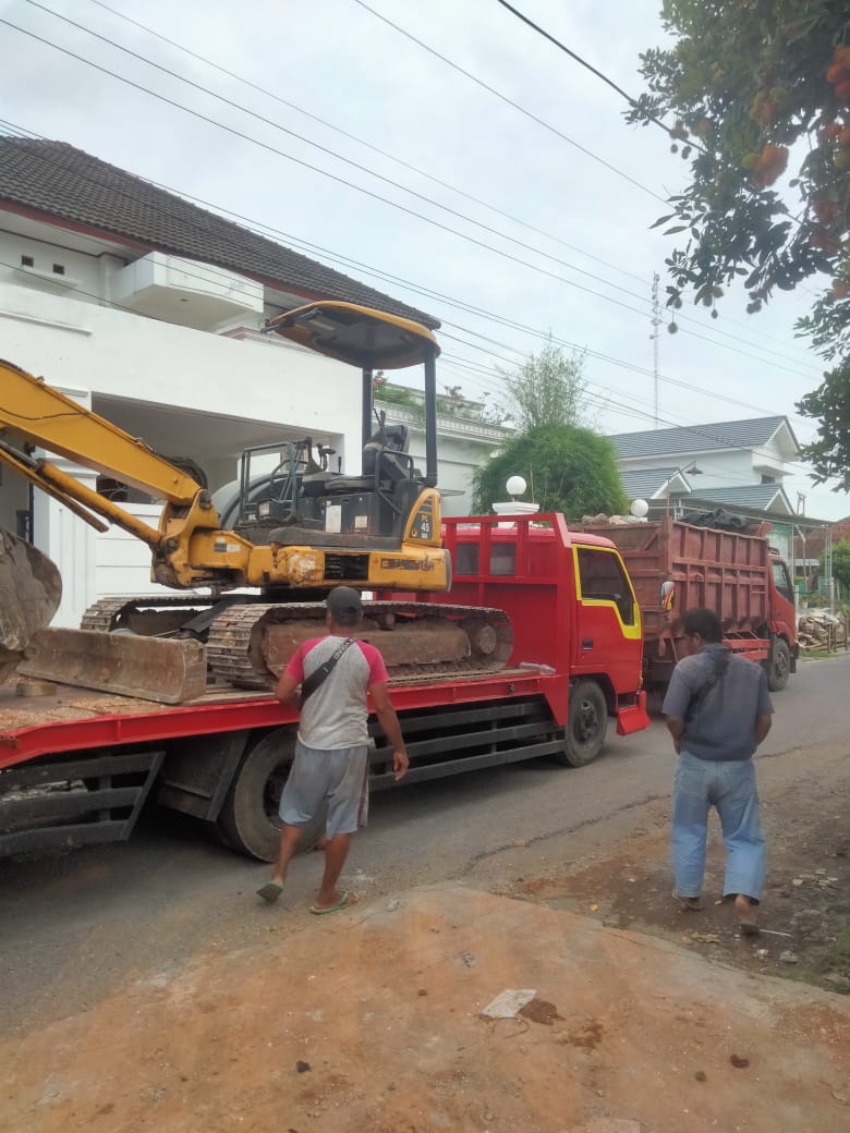 Unit Alat Berat Siap Kerja